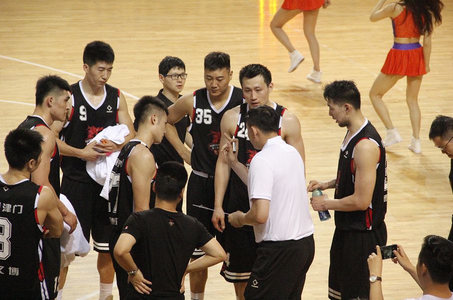 包含最精彩瞬间:张伟三分线外连续得分点燃现场!的词条 包含最精彩瞬间:张伟三分线外连续得分点燃现场!的词条