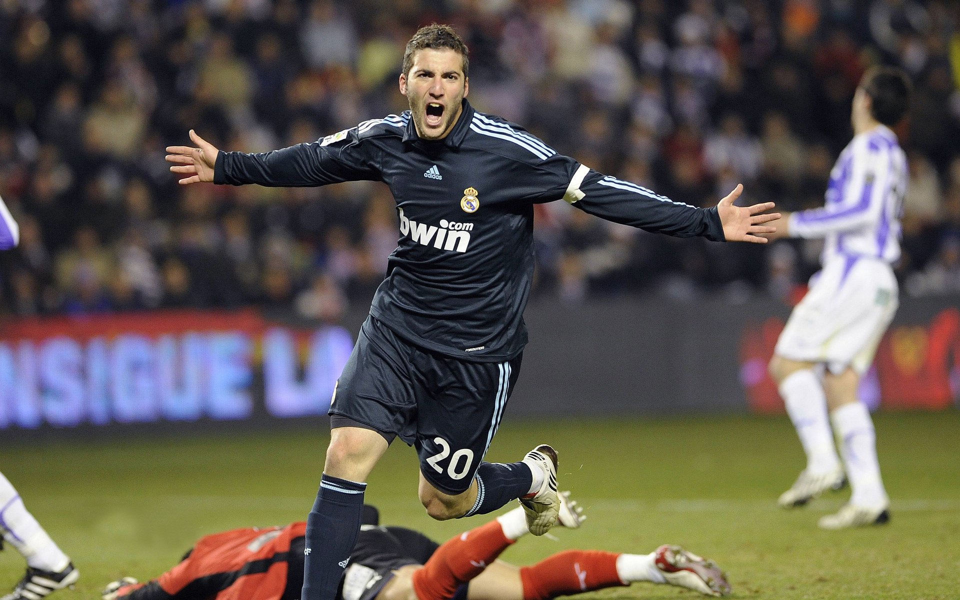 爱游戏体育-国足U19小将亚洲杯三连胜，晋级淘汰赛展露锋芒，国足19年亚洲杯