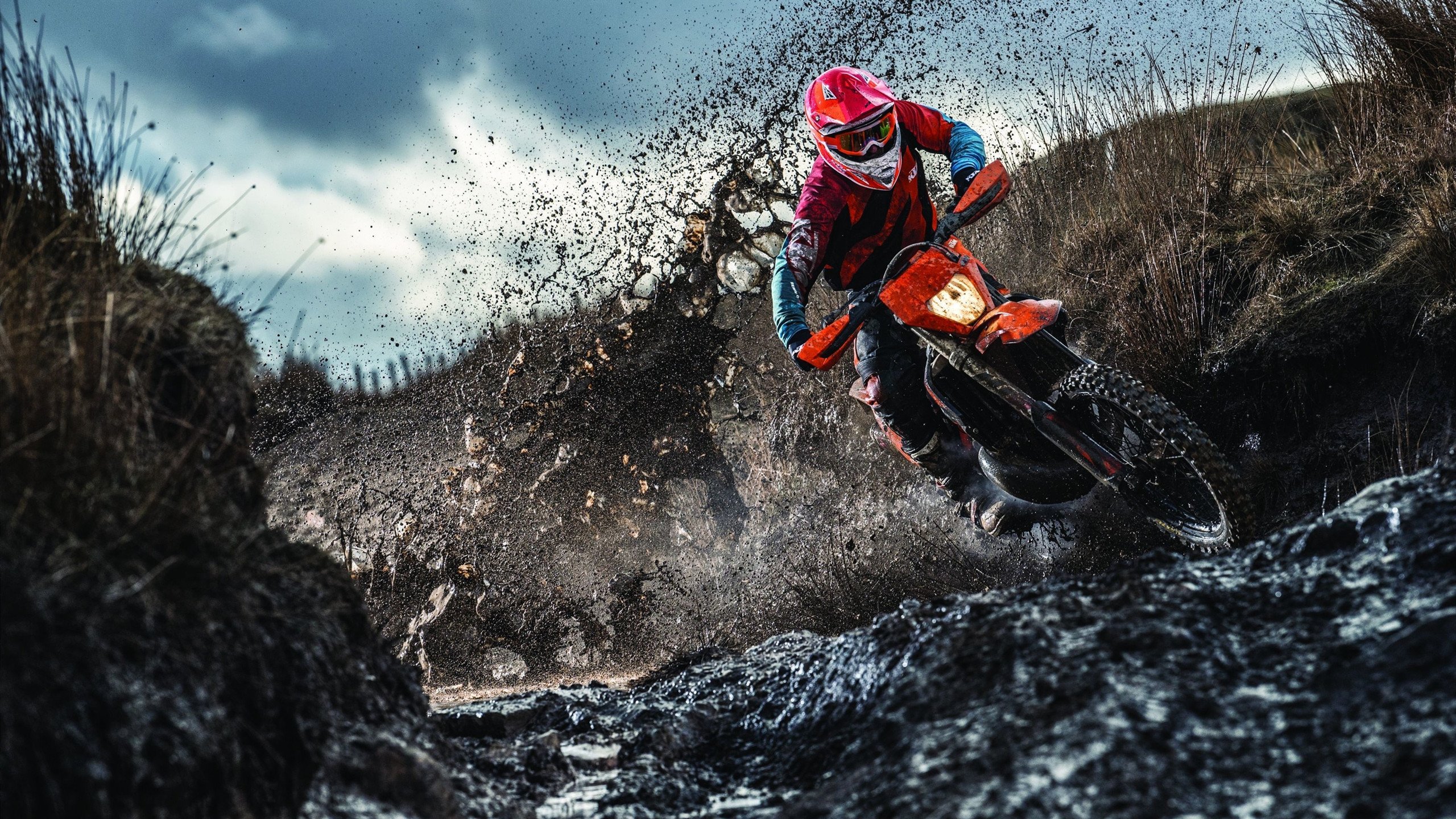 AYX GAMING-独行侠完封雷霆，常规赛巅峰对决中东契奇罚球绝杀，独行侠胜马刺 东契奇三双